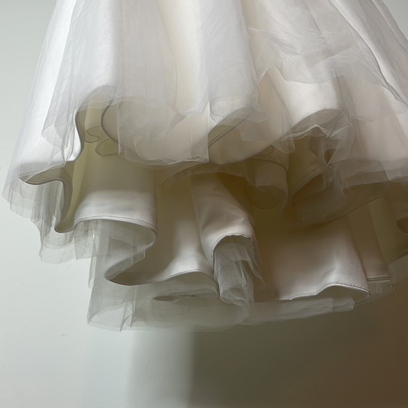 Ellis of London tea length wedding gown altered to size 4-6 - Picture 5 of 8